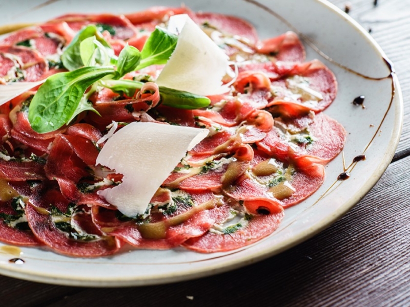 Carpaccio de bœuf au fenouil moulu