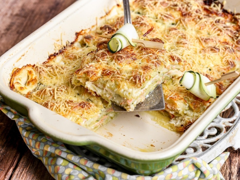 Gratin de ravioles du dauphiné, oignons caramélisés, béchamel à la muscade